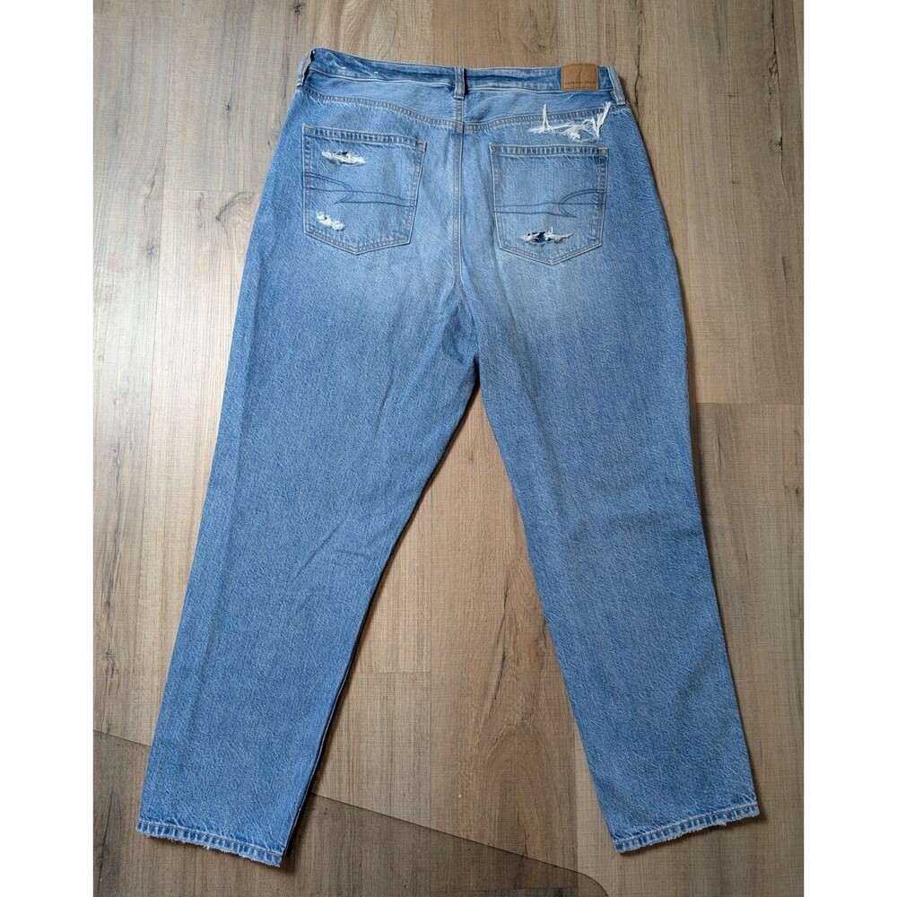 American Eagle Size 14 Mom Jean Ripped Distressed Medium Wash 90s Grunge Indie - Picture 2 of 8